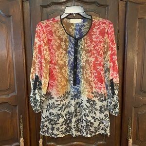 4 LOVE AND LIBERTY 100% silk pull over blouse button placket front tabbed sleeve